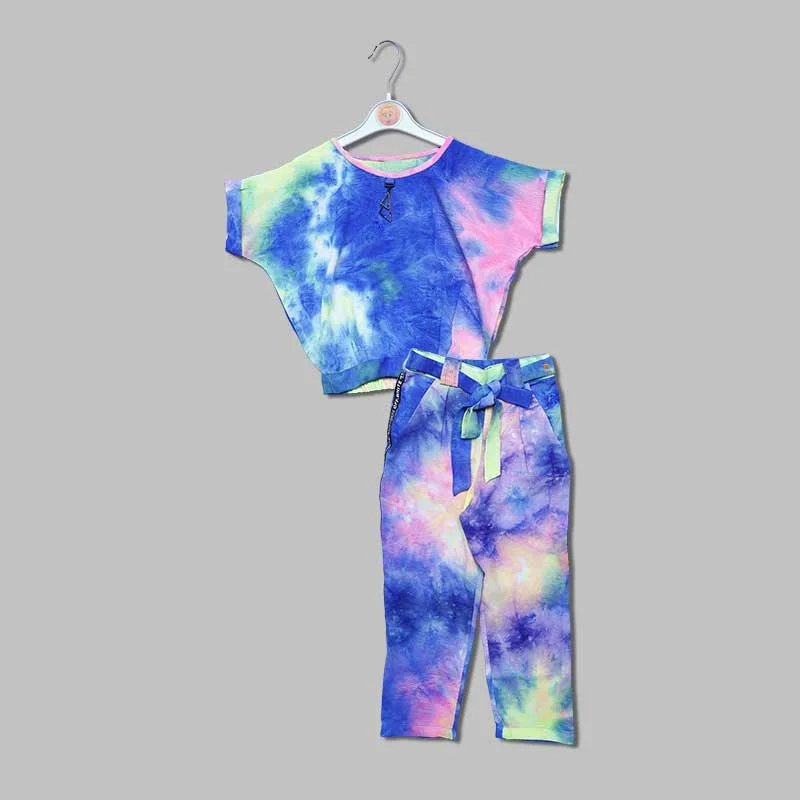 women's tops for those who want to stay on top of the latest fashion trends and wear pieces that are both stylish and on-trendBlue & Pink Tie Dye T-shirt and Pant Set for Kids