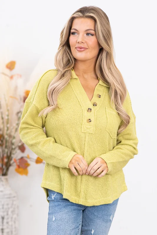 women's tops for those who want to stay on top of the latest fashion trends and wear pieces that are both stylish and on-trendLight Olive Rib Knit Top With Collar